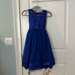 Never worn size 140 (10) formal girl’s dress
